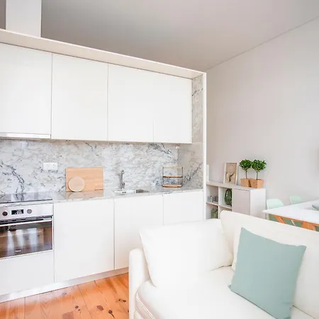 Liiiving In - Downtown Balcony Apartment Porto