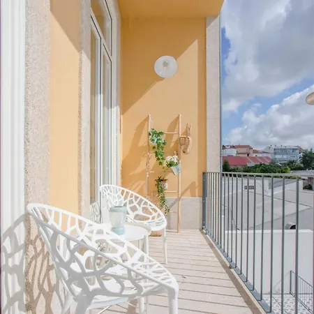 Apartment Liiiving In - Downtown Balcony *
