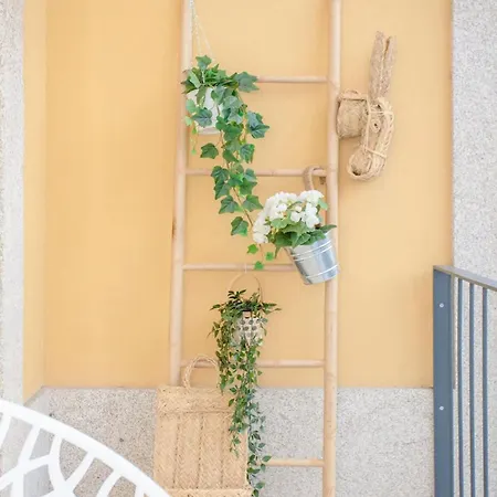 Apartment Liiiving In - Downtown Balcony *