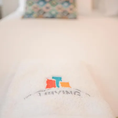 Liiiving In - Downtown Balcony *