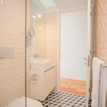 Liiiving In - Downtown Balcony Apartman Porto