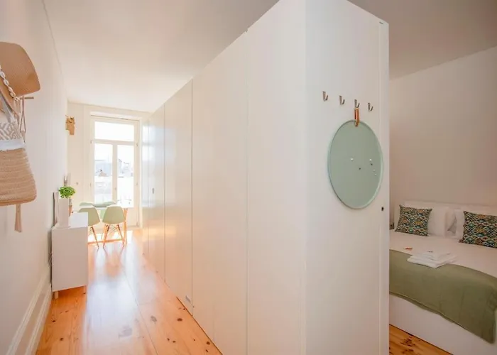 Liiiving In - Downtown Balcony * Porto