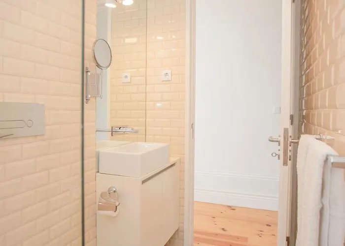 Liiiving In - Downtown Balcony Apartmán