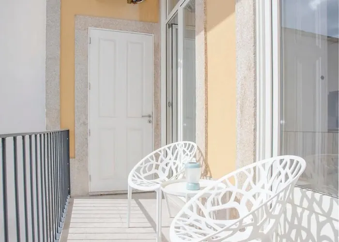 Liiiving In - Downtown Balcony شقة *