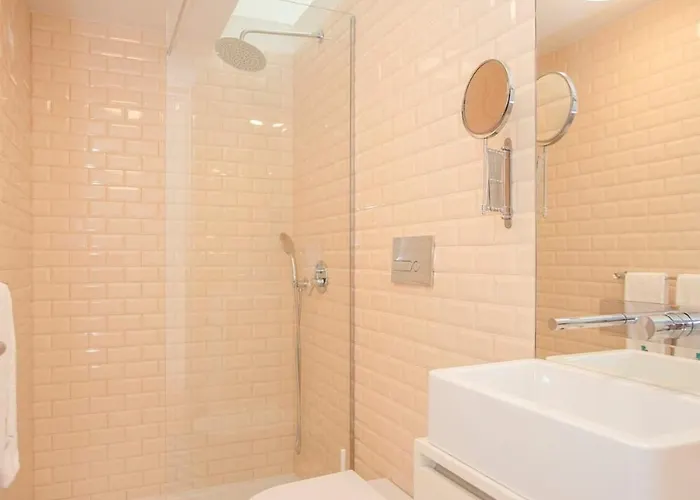 Liiiving In - Downtown Balcony بورتو