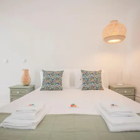 Liiiving In - Downtown Balcony 포르투